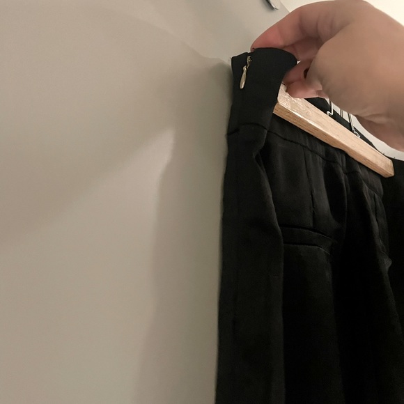 Dynamite | Black Satin Wide Legged Side Zipper Pants | Size 8 - Picture 4 of 8